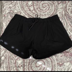 Lulu🍋 Casual Shorts! (Sold on Ⓜ️)